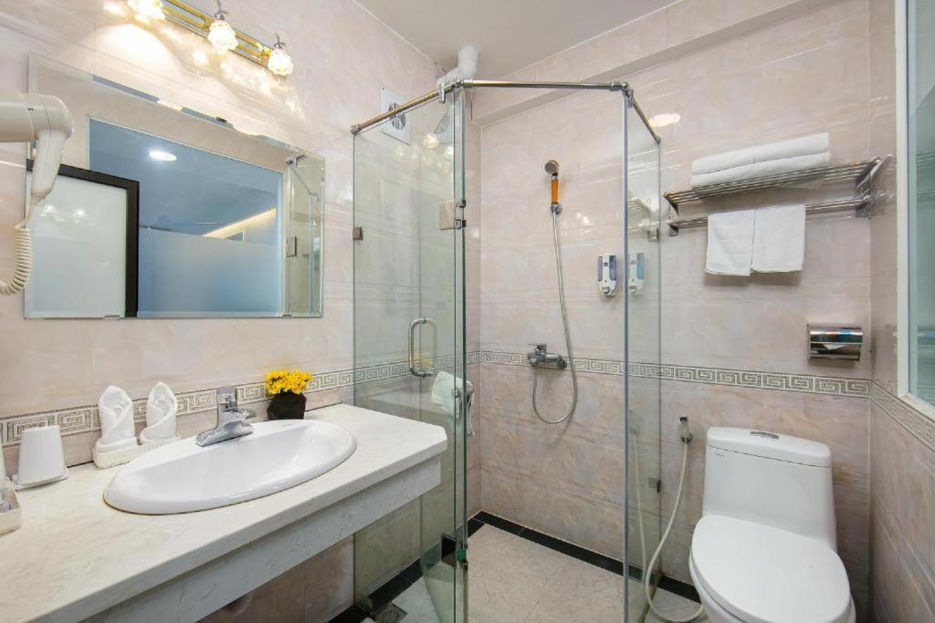Hotel Quang Chung - 56 Le Van Thiem - By Bay Luxury