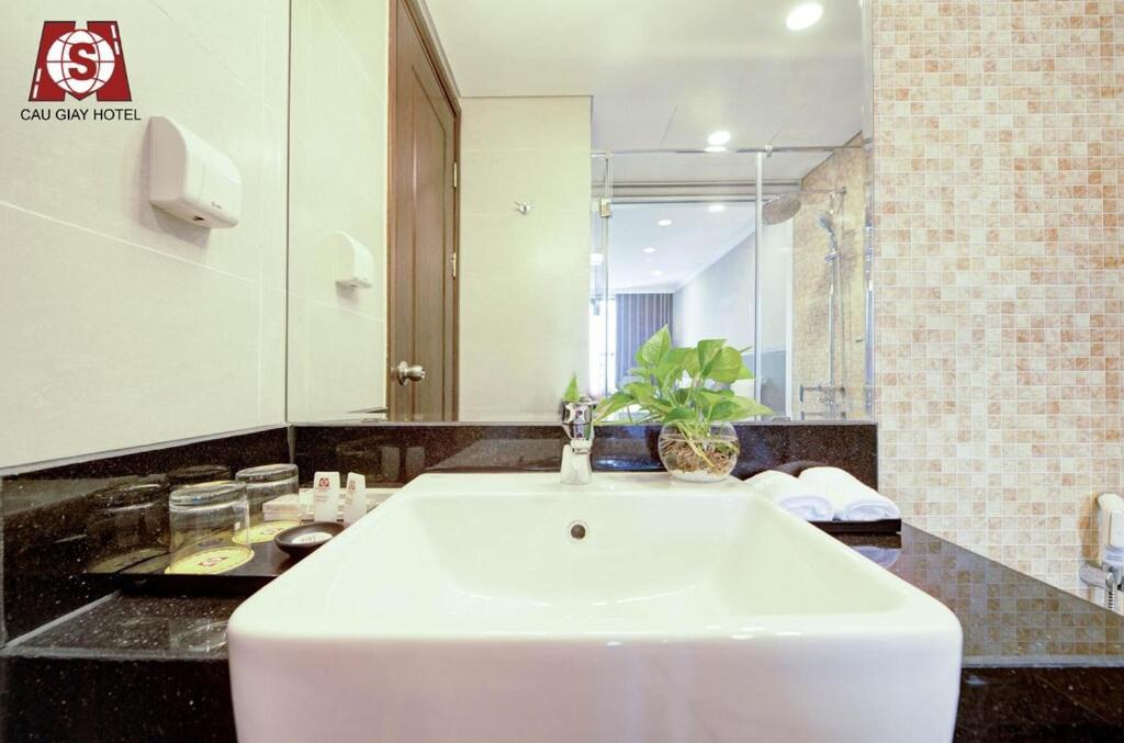 Cau Giay Hotel - By Bay Luxury 3*