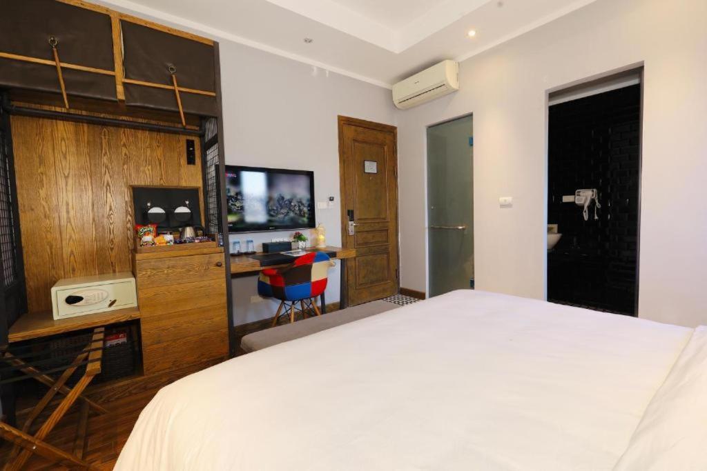 B&B Hanoi Hotel