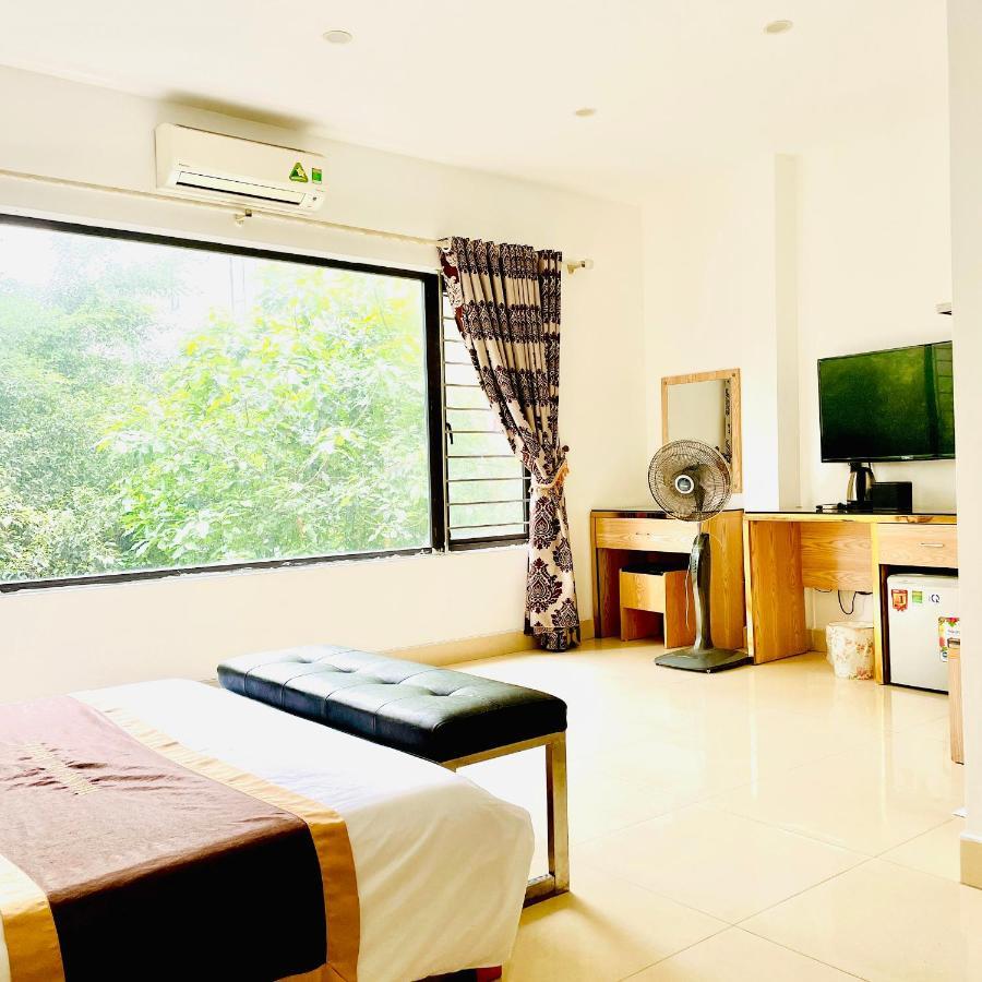 Khách sạn Hoang Gia *