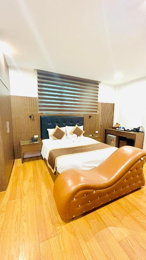 Khách sạn Hoang Gia