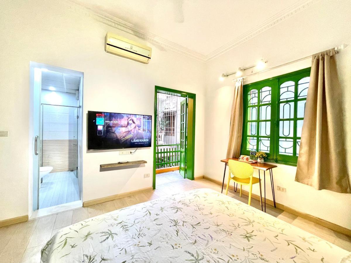 Vitamin West Aparthotel