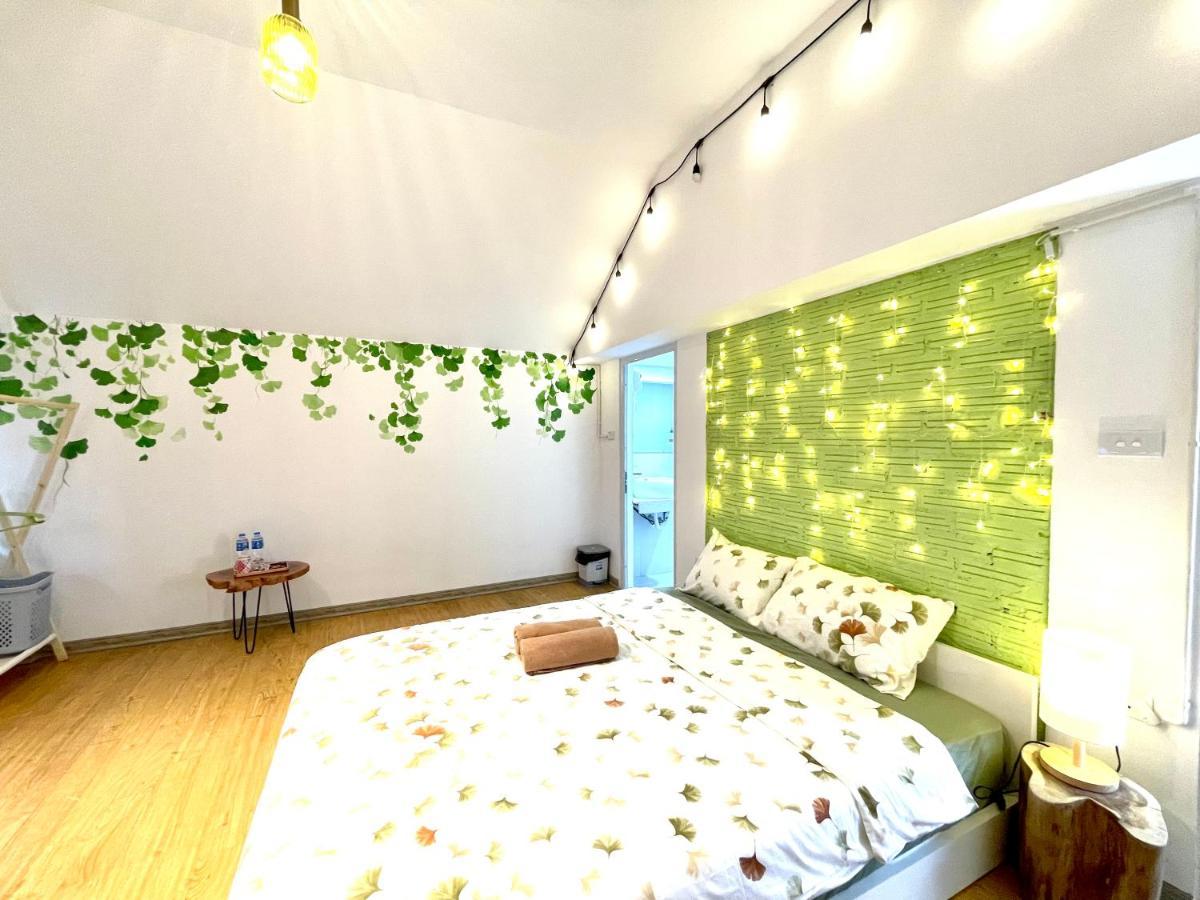 Vitamin West Aparthotel