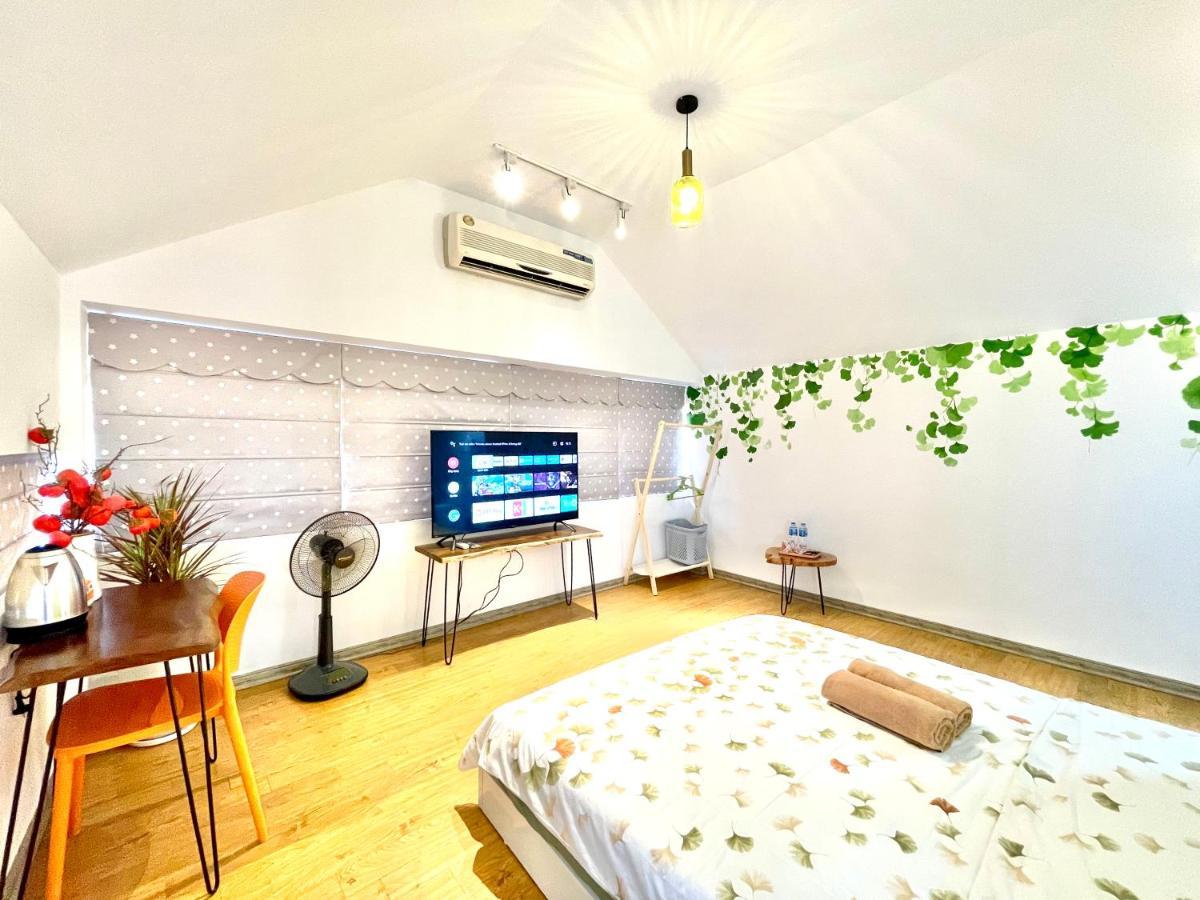 Vitamin West Aparthotel