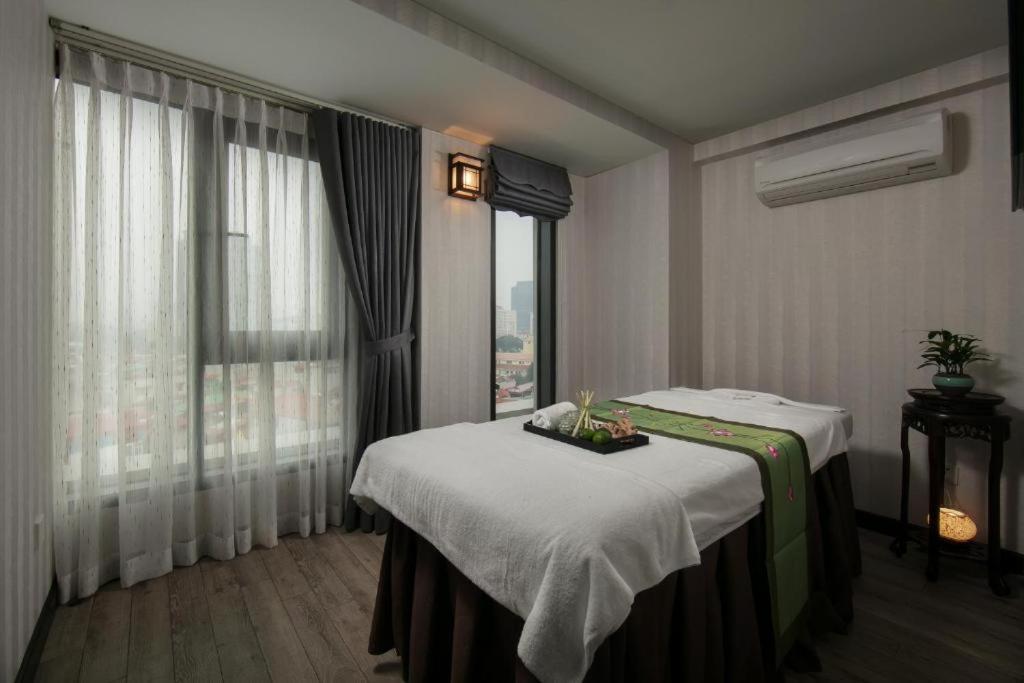 Sen Grand & - By Bay Luxury Hanoi
