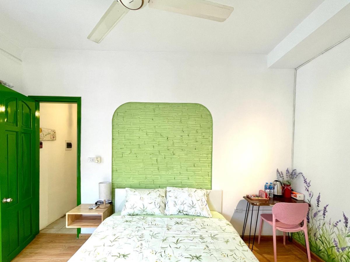 Vitamin West Aparthotel