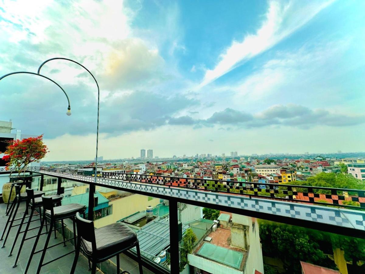 Shining & 4* Hanoi