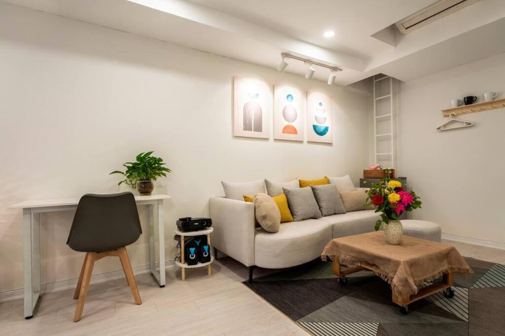 Holly's Fika Studio-projector-balcony-old Quarters Apartment Hanoi