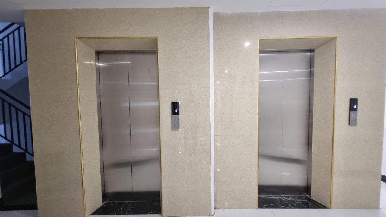 Era Khuc Thua Du Khách sạn hẻo lánh Hà Nội