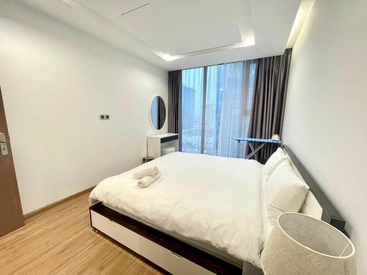 Apartment Hana Housing - Vinhomes Metropolis *