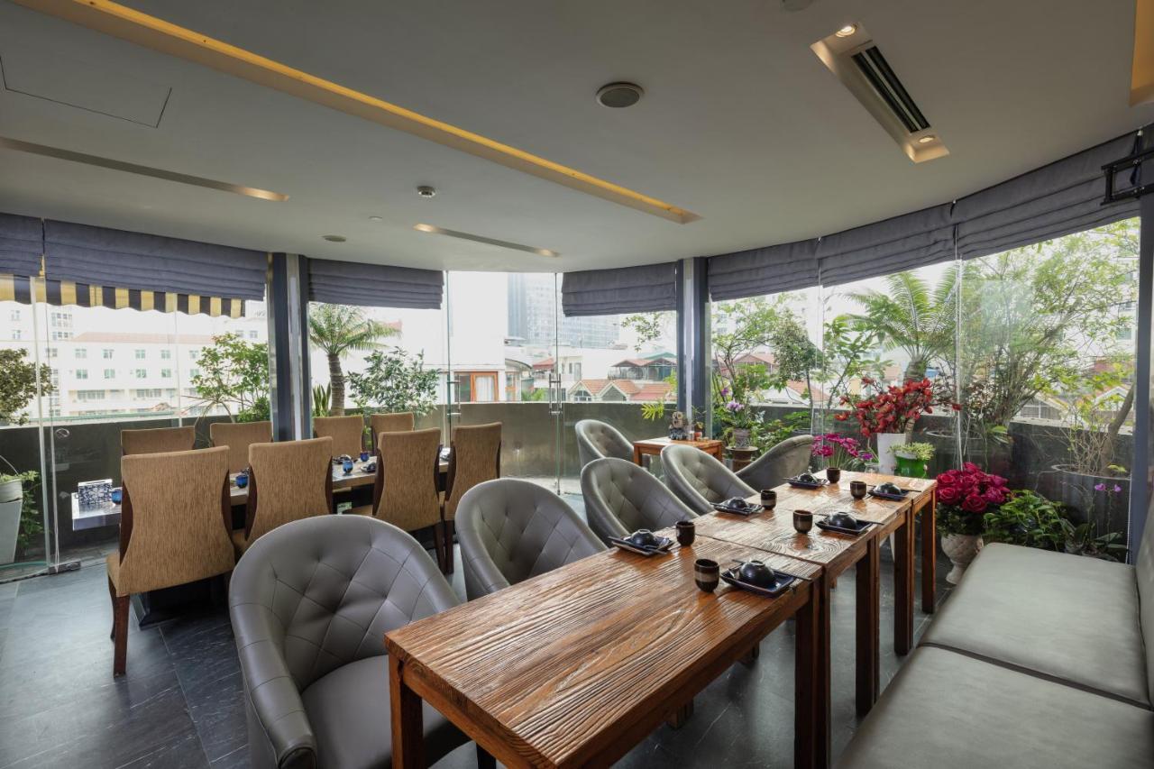 Halo Hotel
