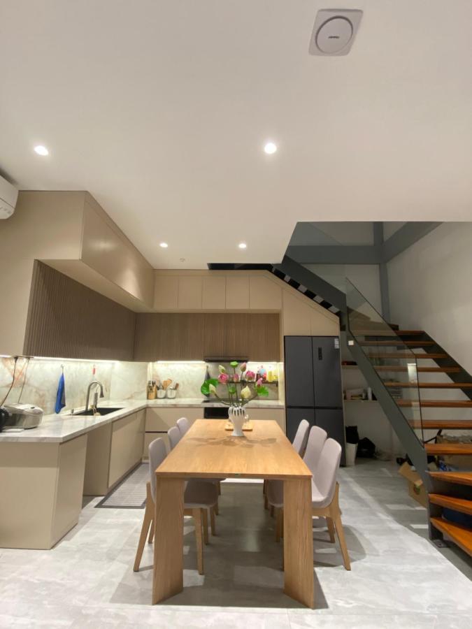 Love hotel Pearl - 102 Phao Dai Lang *