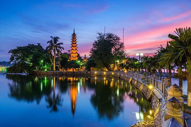 39 House Ho Tay Hanoi