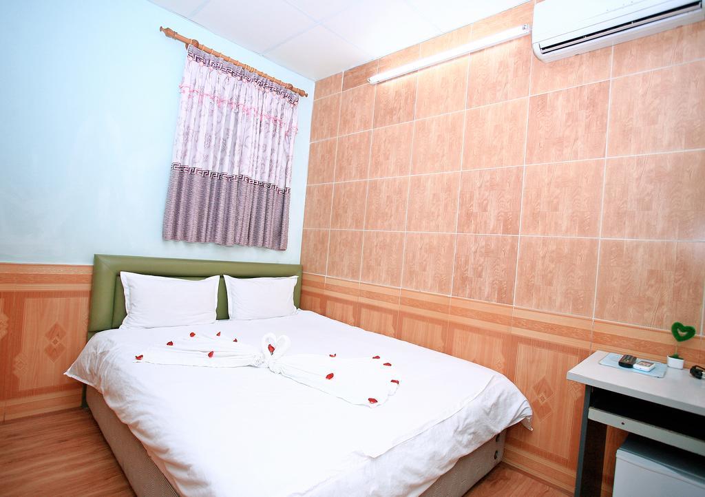 Avi Airport Guest house