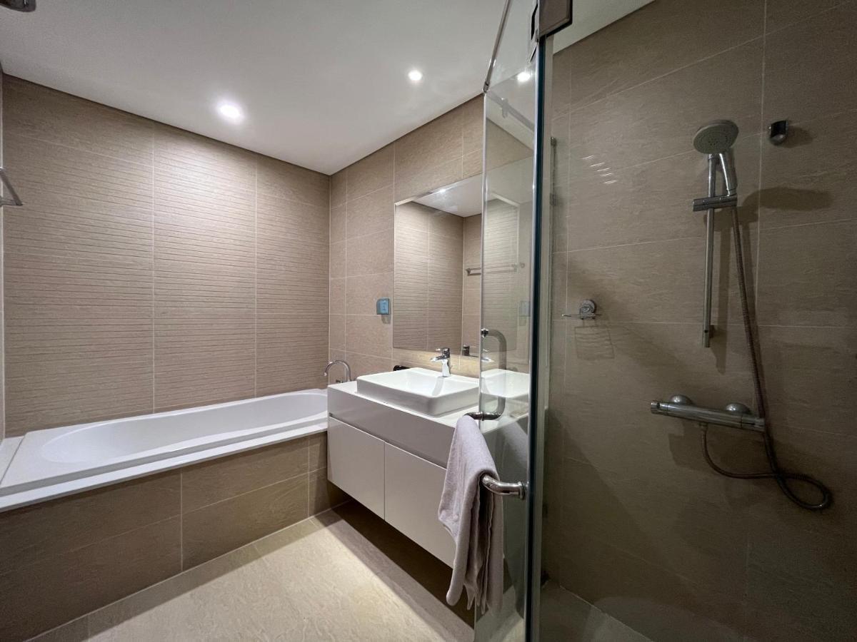Apartamento Vinhomes Skylake Luxury 3 Br *