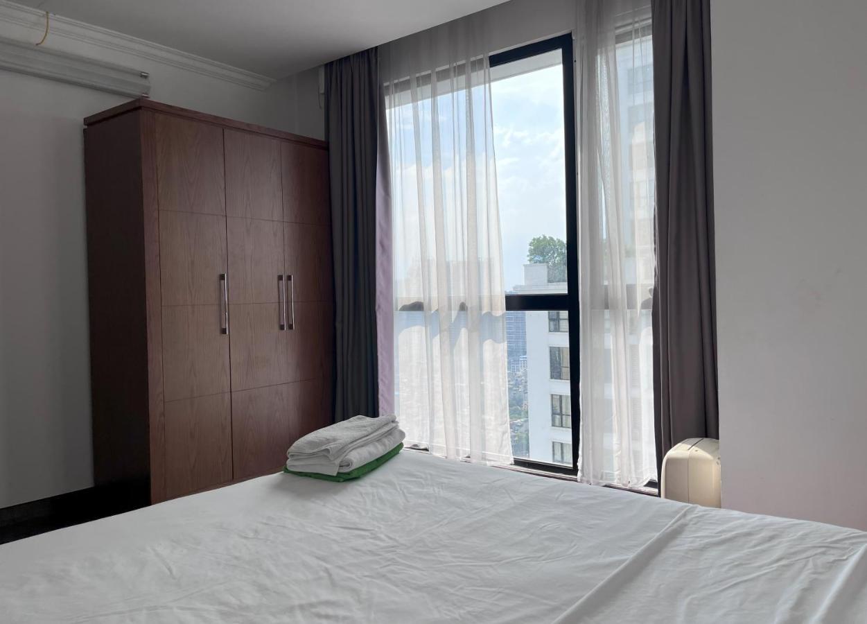 Vinhomes Royal 3 Br Căn hộ
