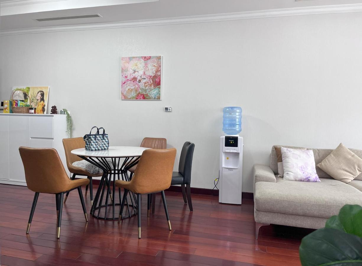 Vinhomes Royal 3 Br Căn hộ