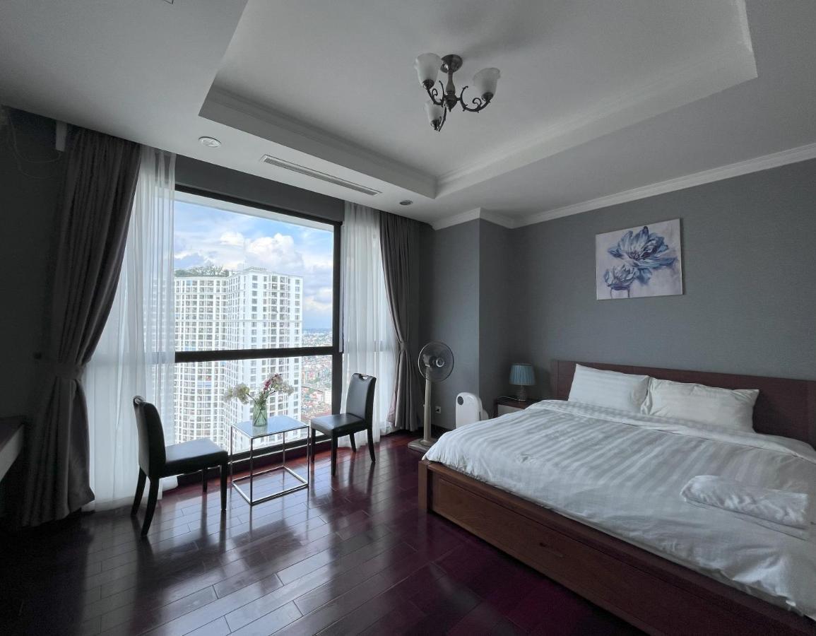 Vinhomes Royal 3 Br Căn hộ