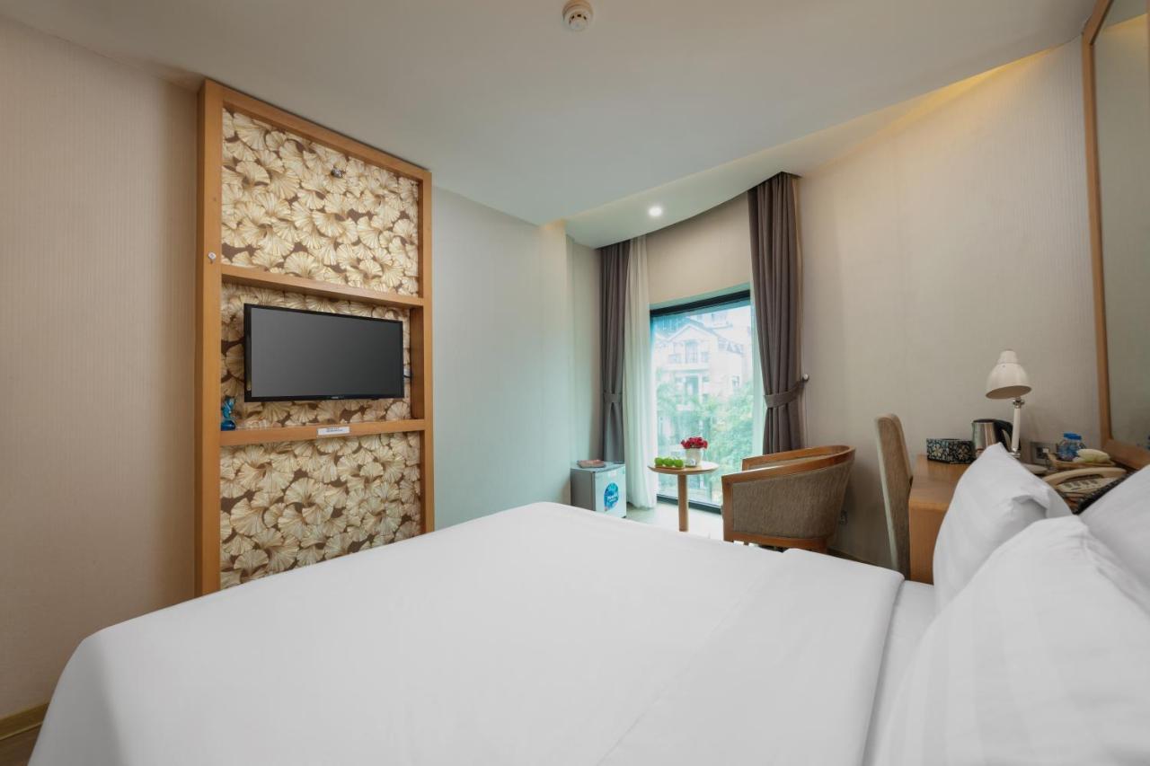 Hotel Halo