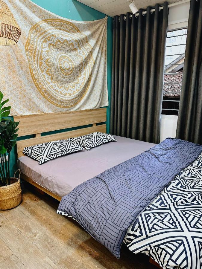 Gem House Homestay *