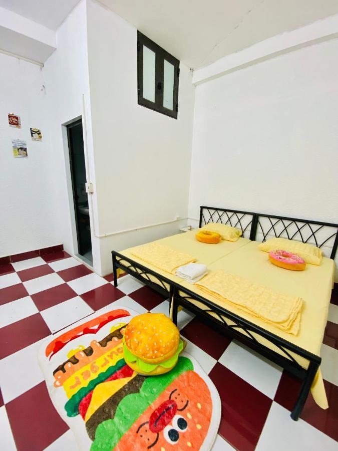 Hotel Dnut's House