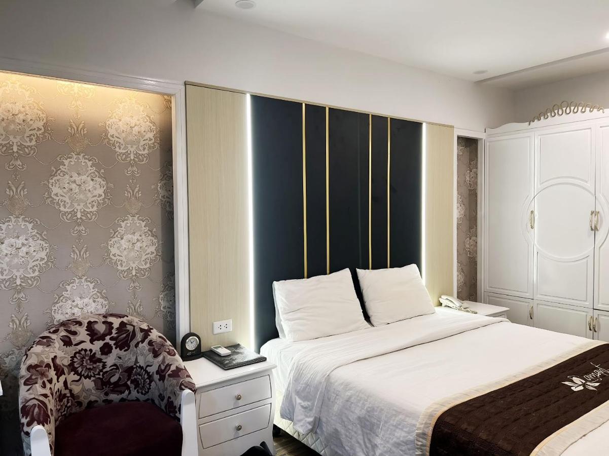 Alley - Ba Trung Apartment *