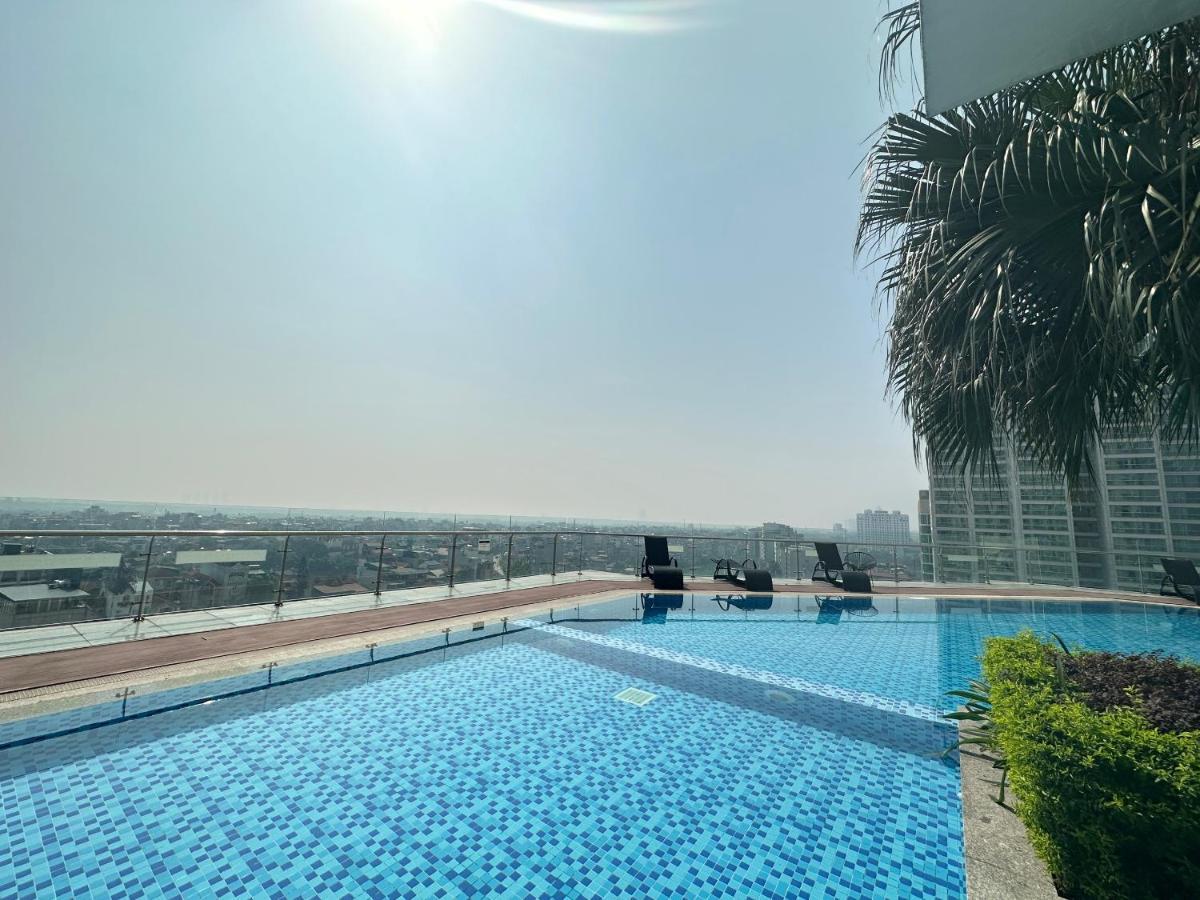 Westlake - D'le Roi Soleil Apartment