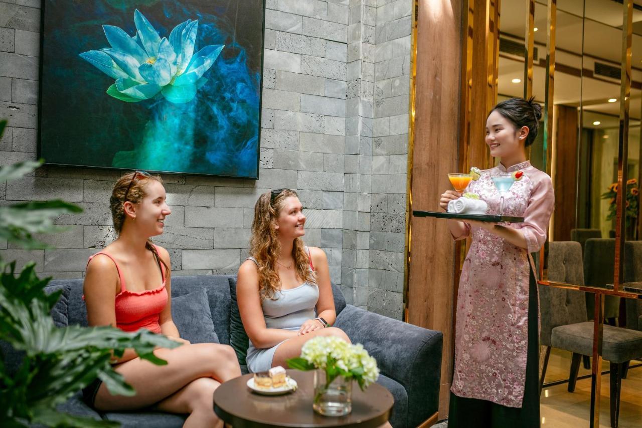 La Palm Premier & Hanoi