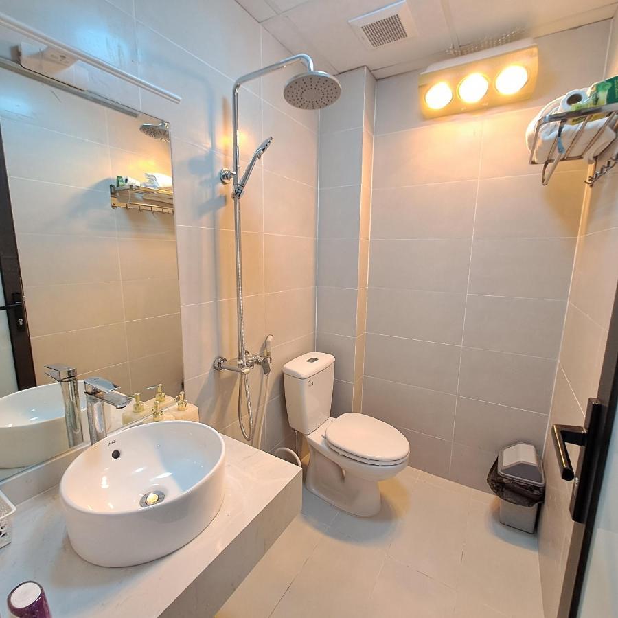 Khách sạn hẻo lánh Blue Ha Noi