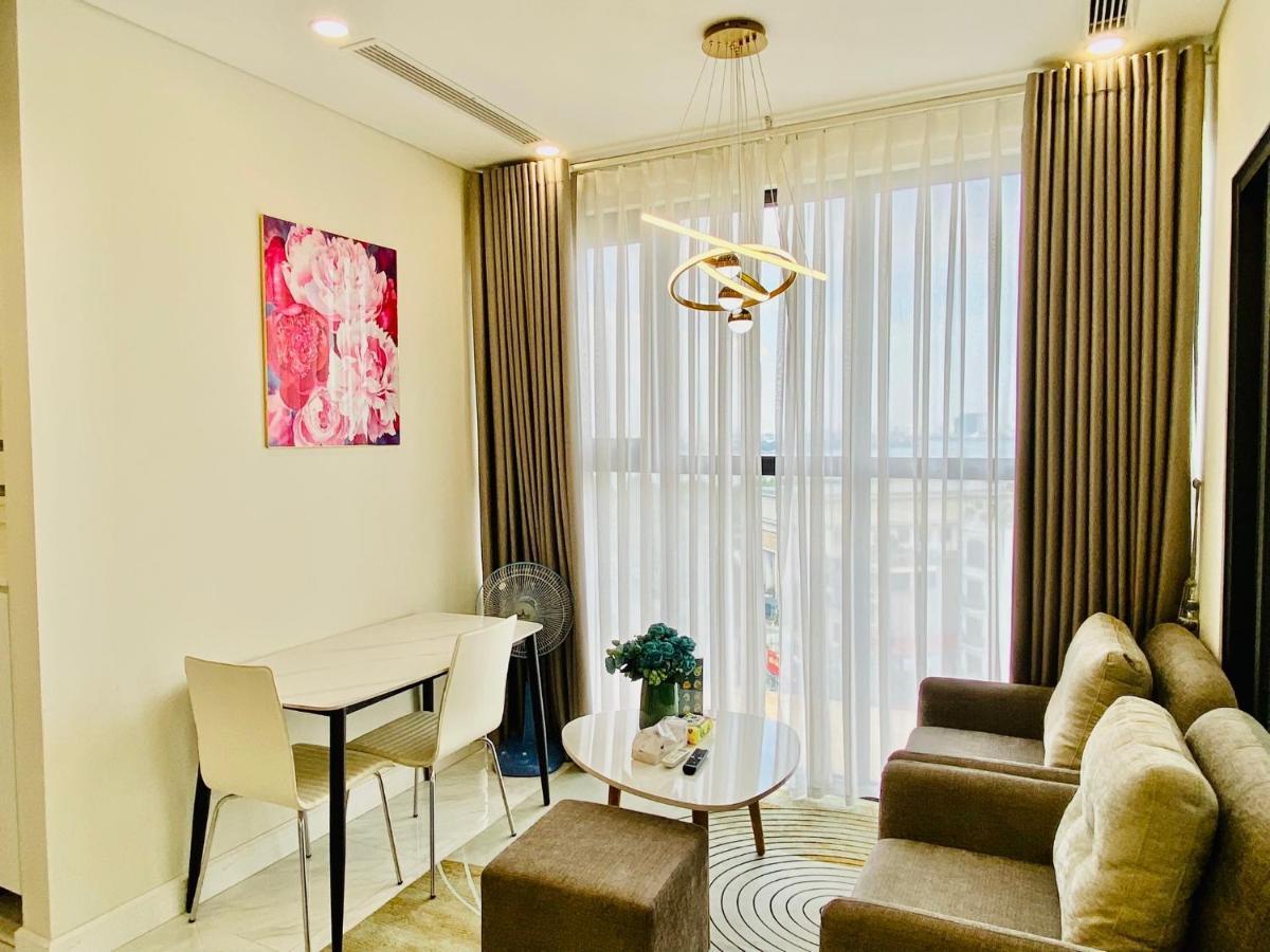 Harmony- 1br Cool View Ho Tay Hanoi
