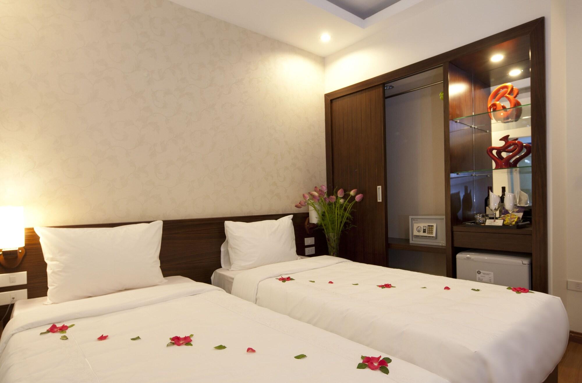 Rising Dragon Legend Hotel 3*