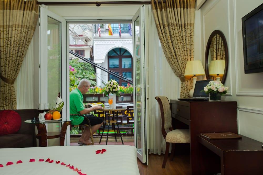 Paradise & Travel Hanoi