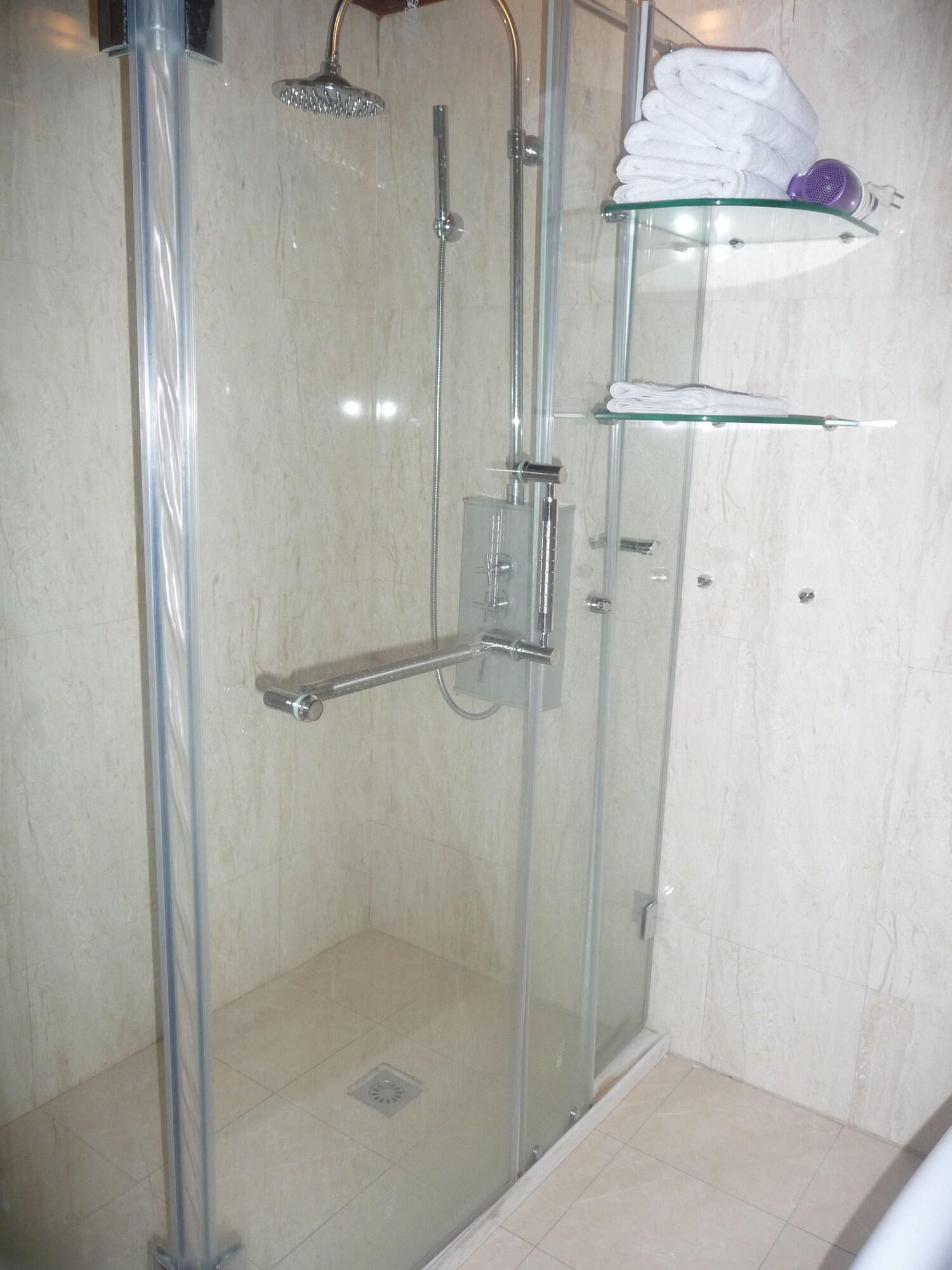 Aquarius Hotel Hanoi