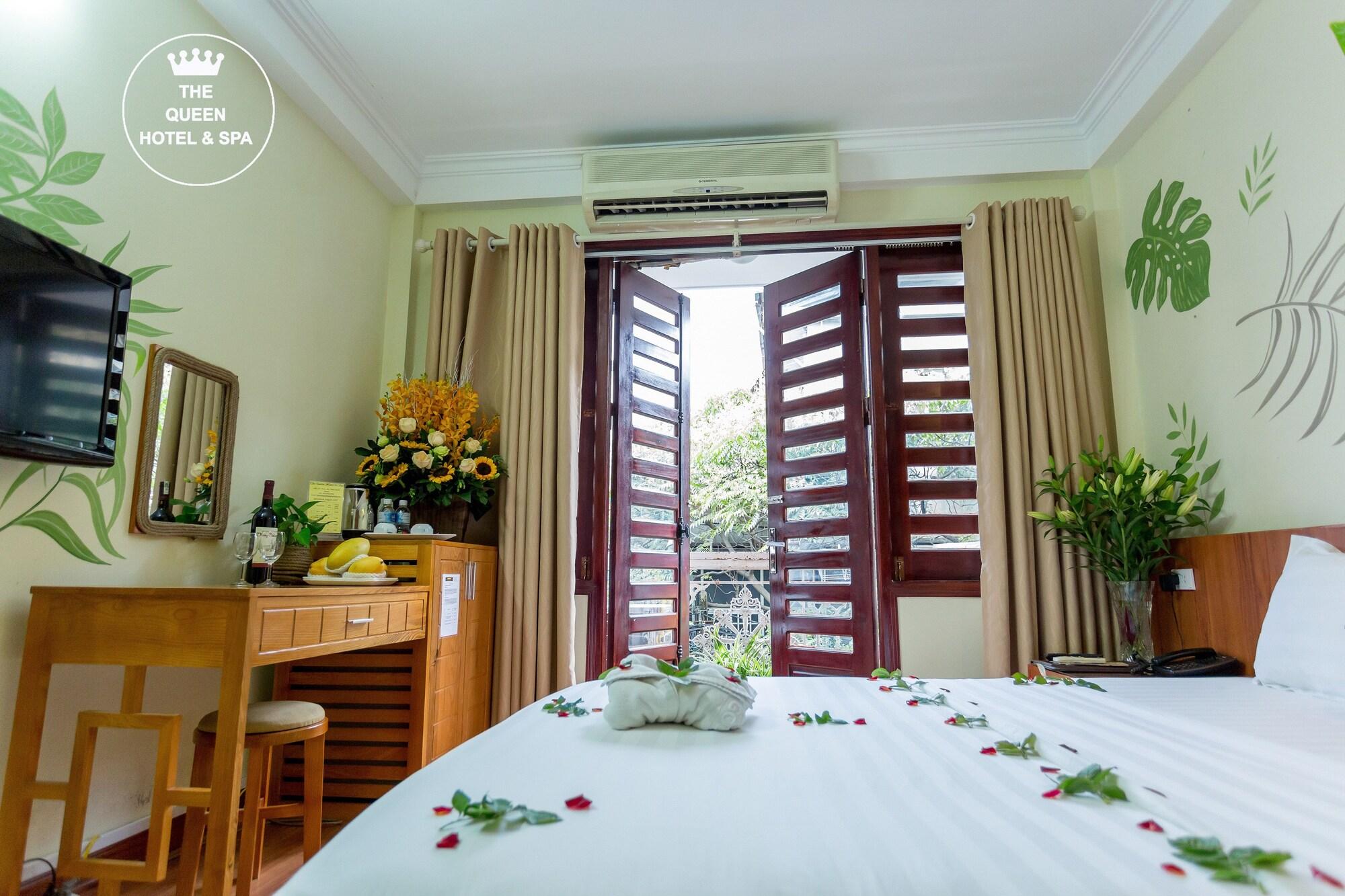 Hotel The Queen & 3*