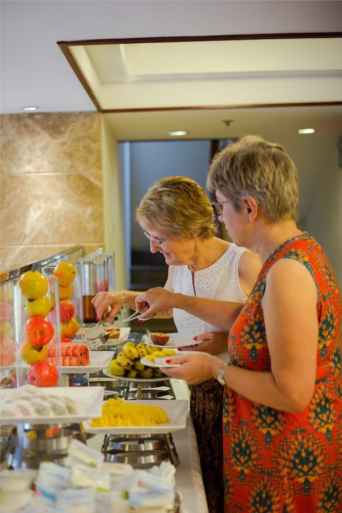 Conifer Boutique 4* Hanoi