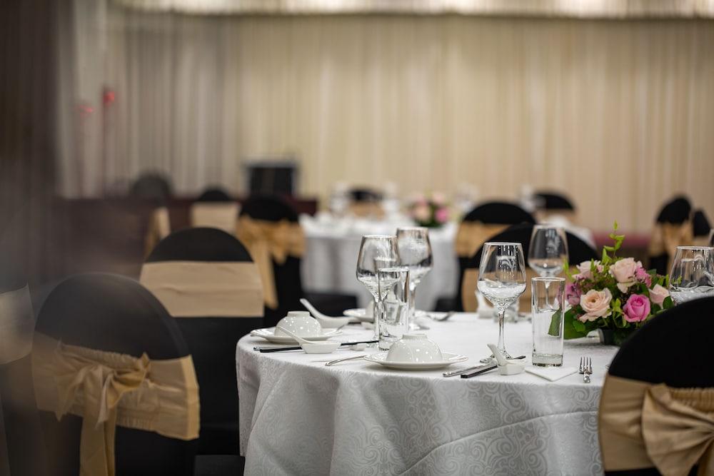 Adonis Hotel Hanoi