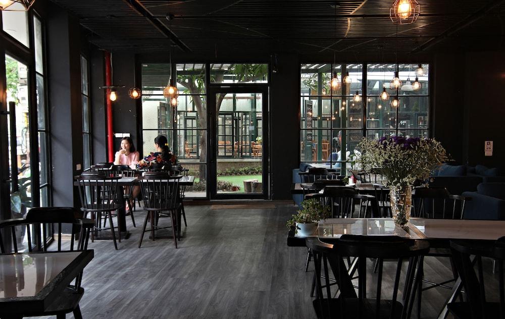 Ping Hotel