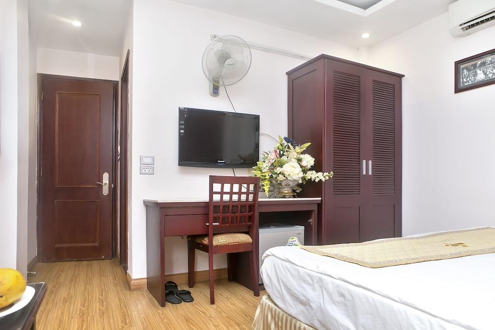 Cristina Center & Hotel 3*
