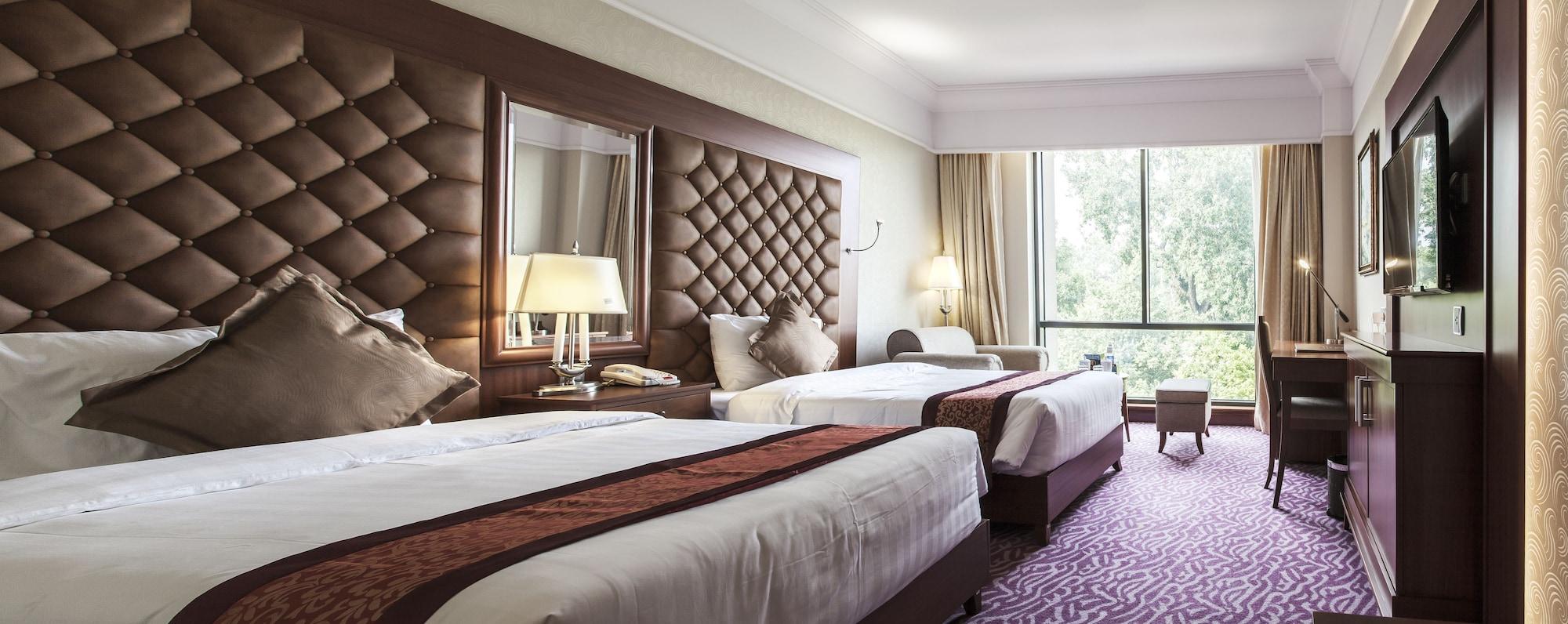 Army Hotel 4*