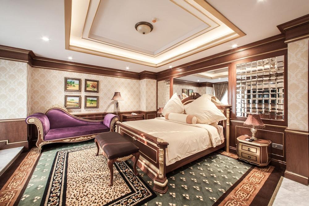 Hotel Army