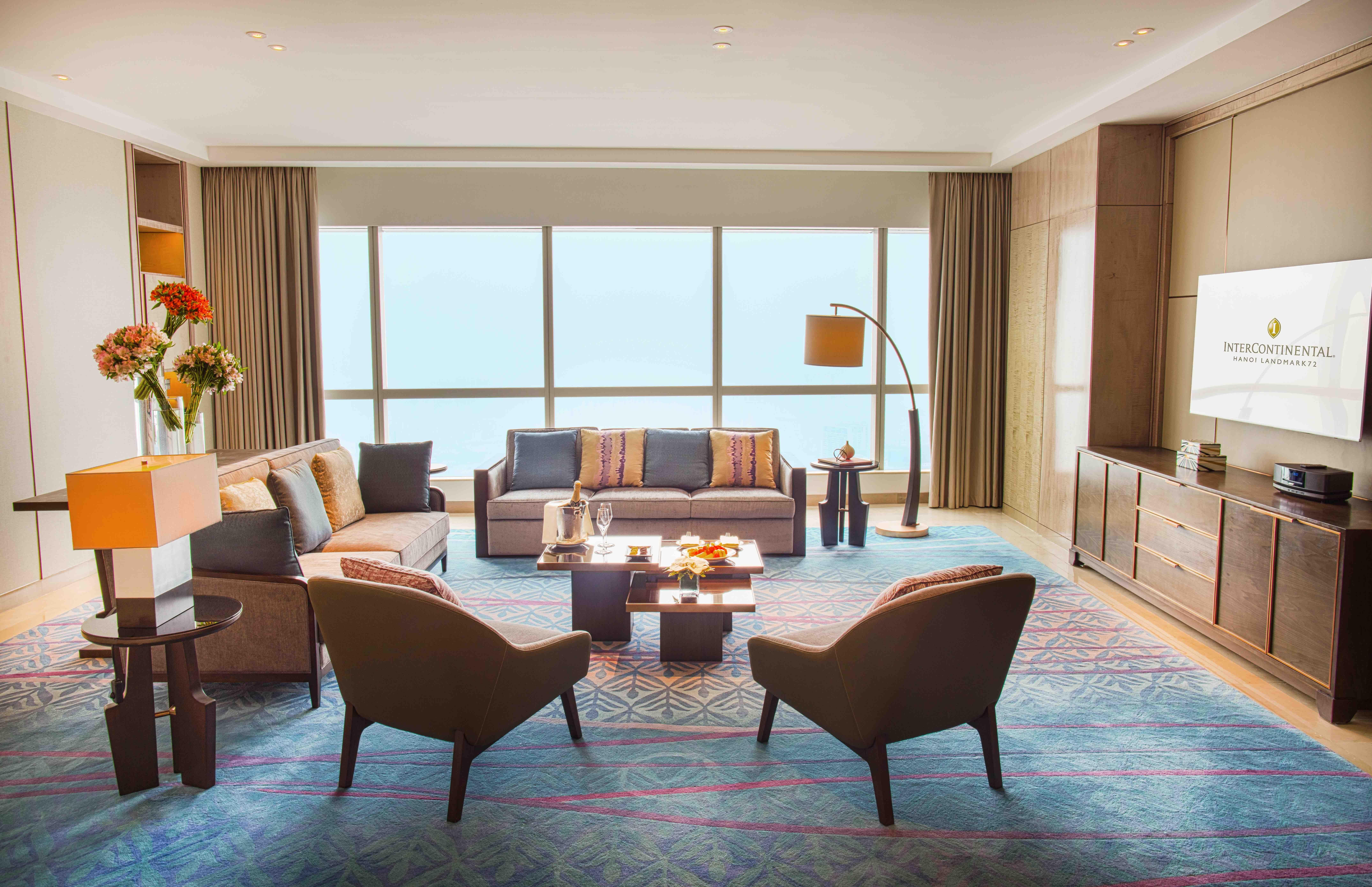Intercontinental Landmark72 By Ihg