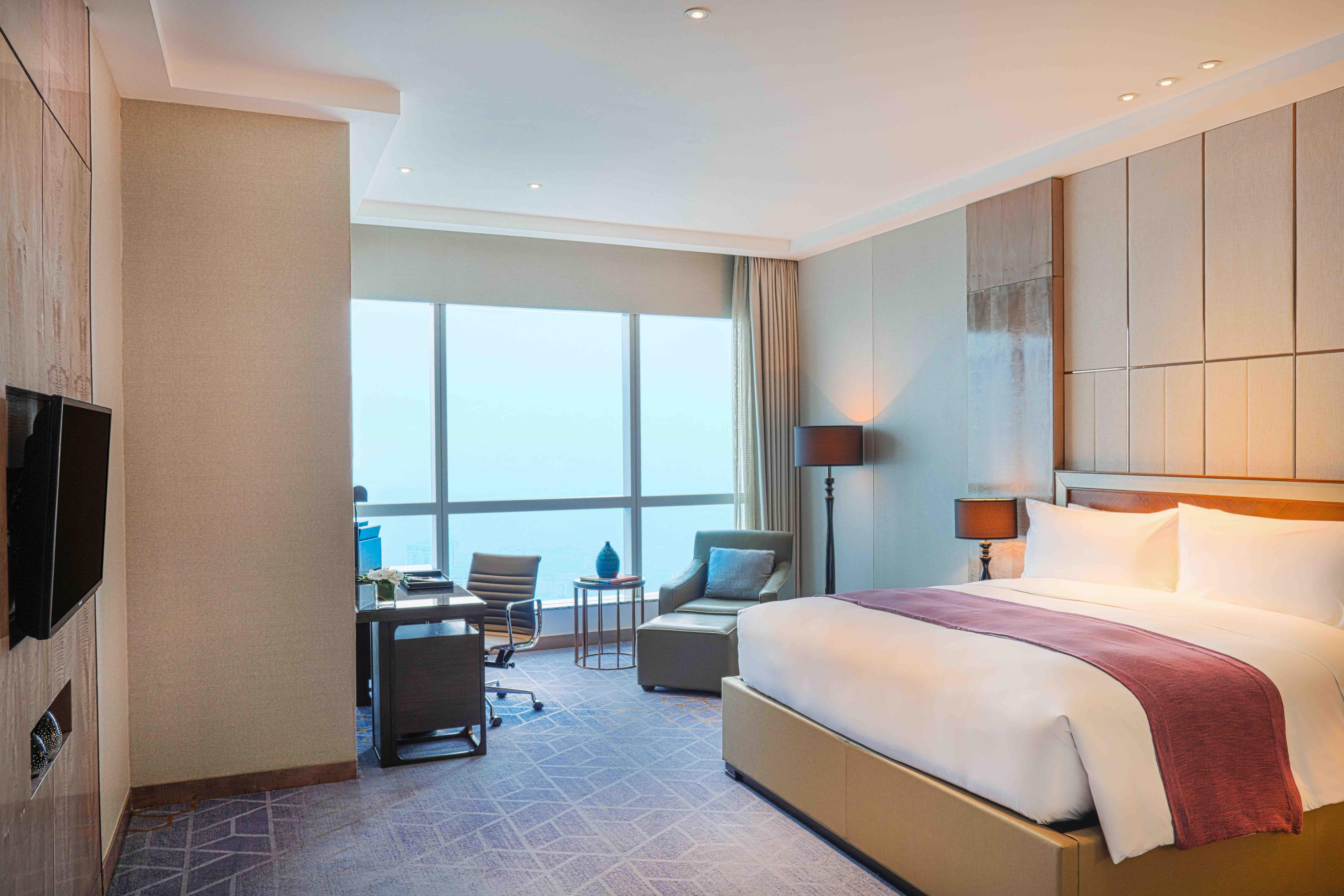 Intercontinental Landmark72 By Ihg