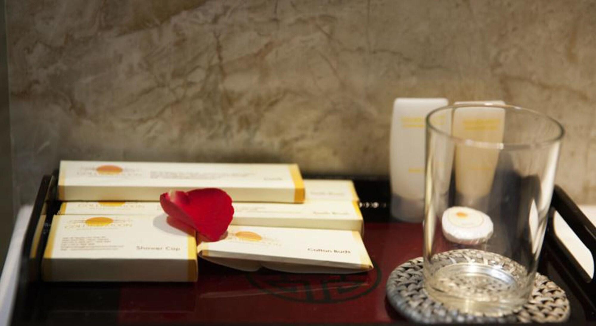 Golden Moon & Travel Hotel 3*