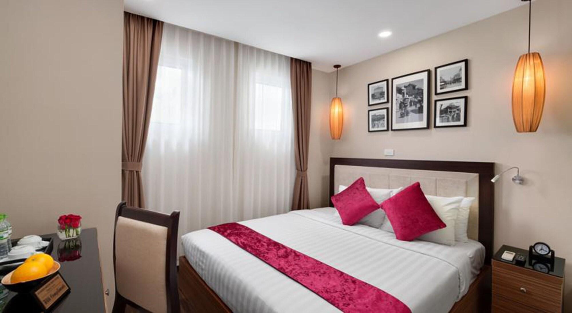 Golden Moon & Travel Hotel