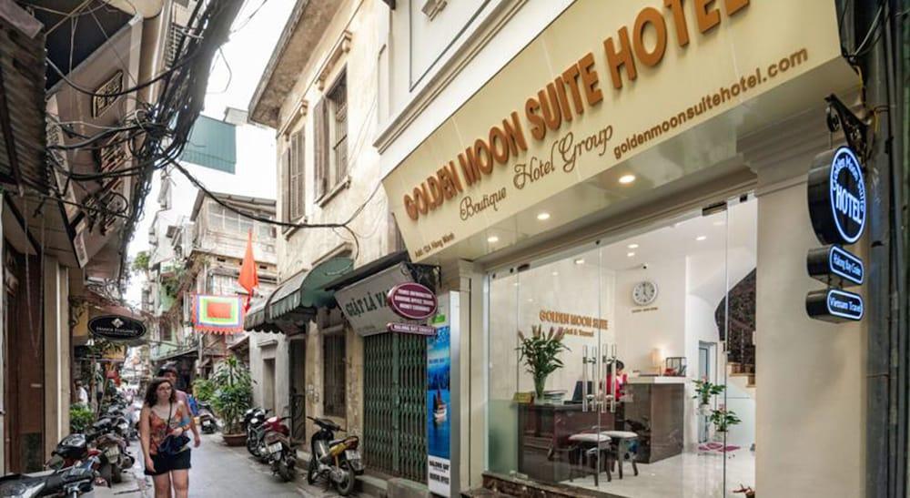 Golden Moon & Travel Hotel 3*