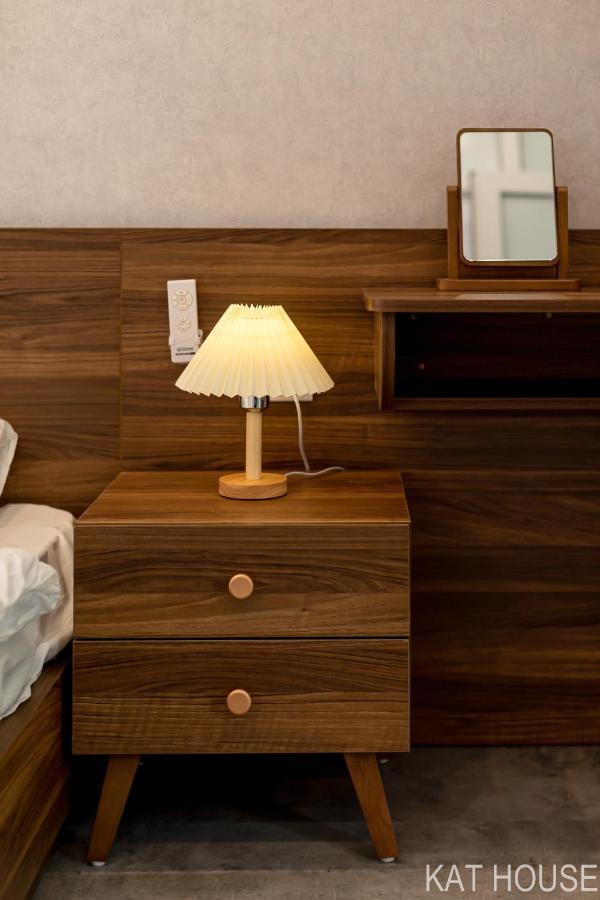 3 Bedrooms With Lots Of Natural Light, Old Quarter * Hanoi