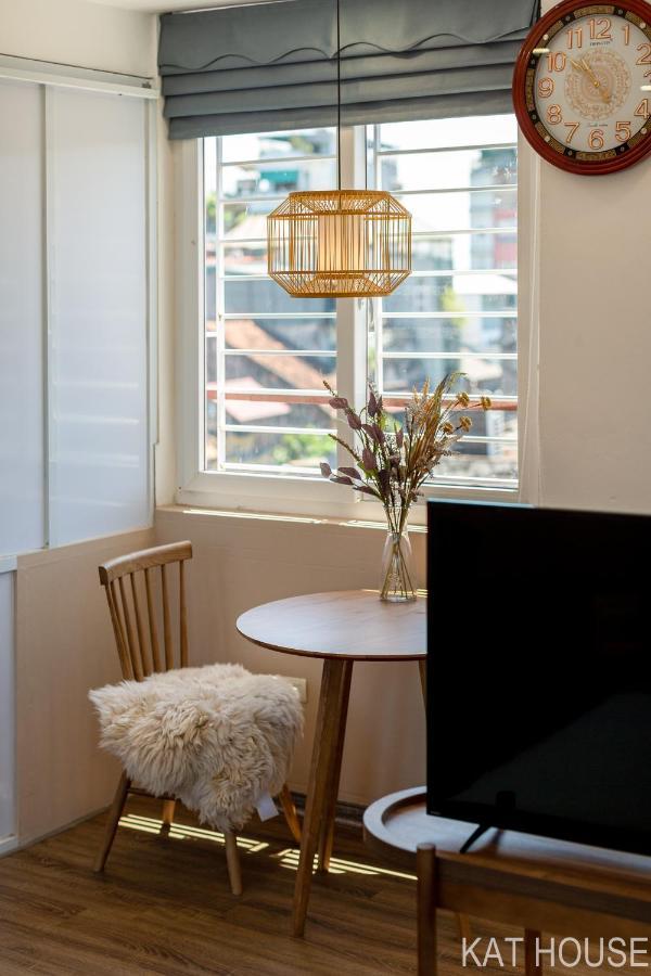 3 Bedrooms With Lots Of Natural Light, Old Quarter