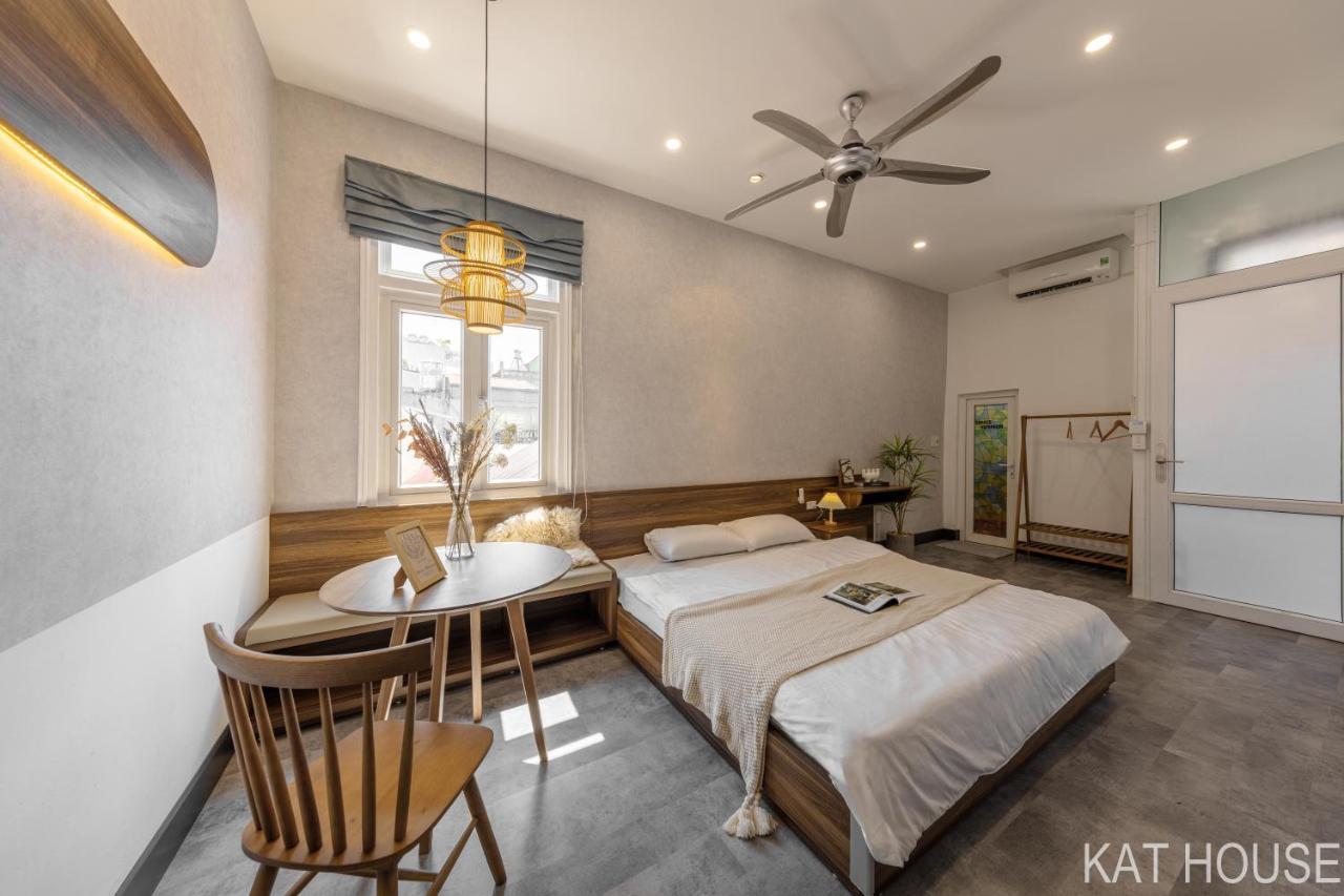 3 Bedrooms With Lots Of Natural Light, Old Quarter *