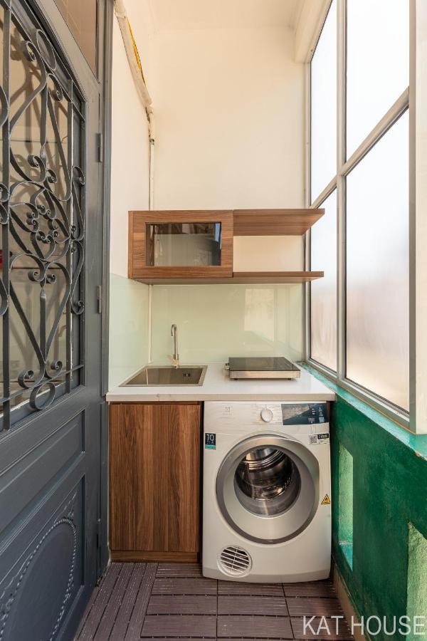 3 Bedrooms With Lots Of Natural Light, Old Quarter Apartment Hanoi