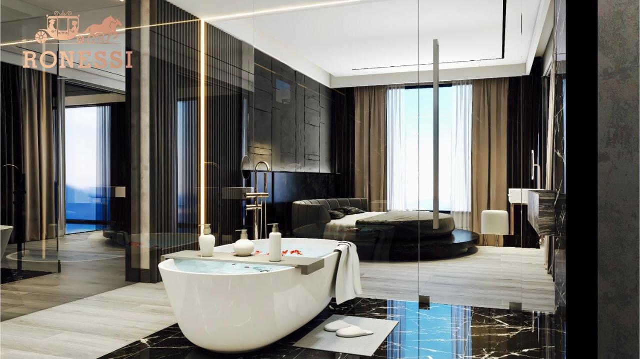 Night Star Penhouse Duplex Hanoi